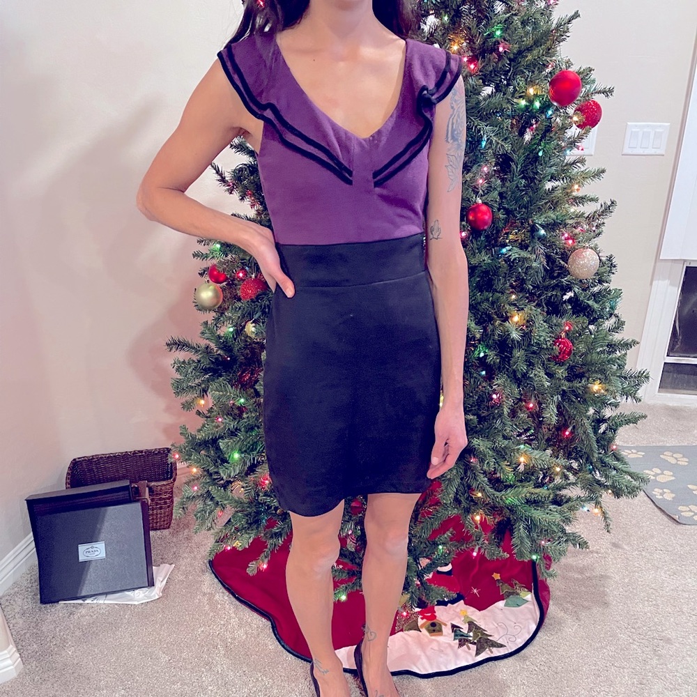🌞$5 SALE🌞Purple and black short sleeve Fitted dress